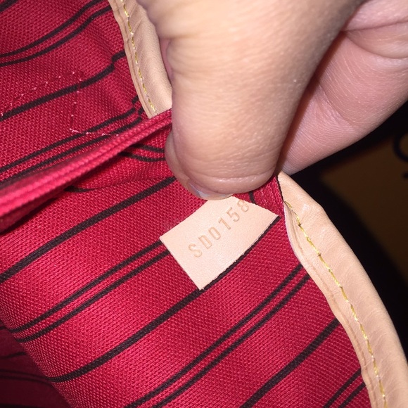 Louis Vuitton Neverfull - Picture 4 of 8